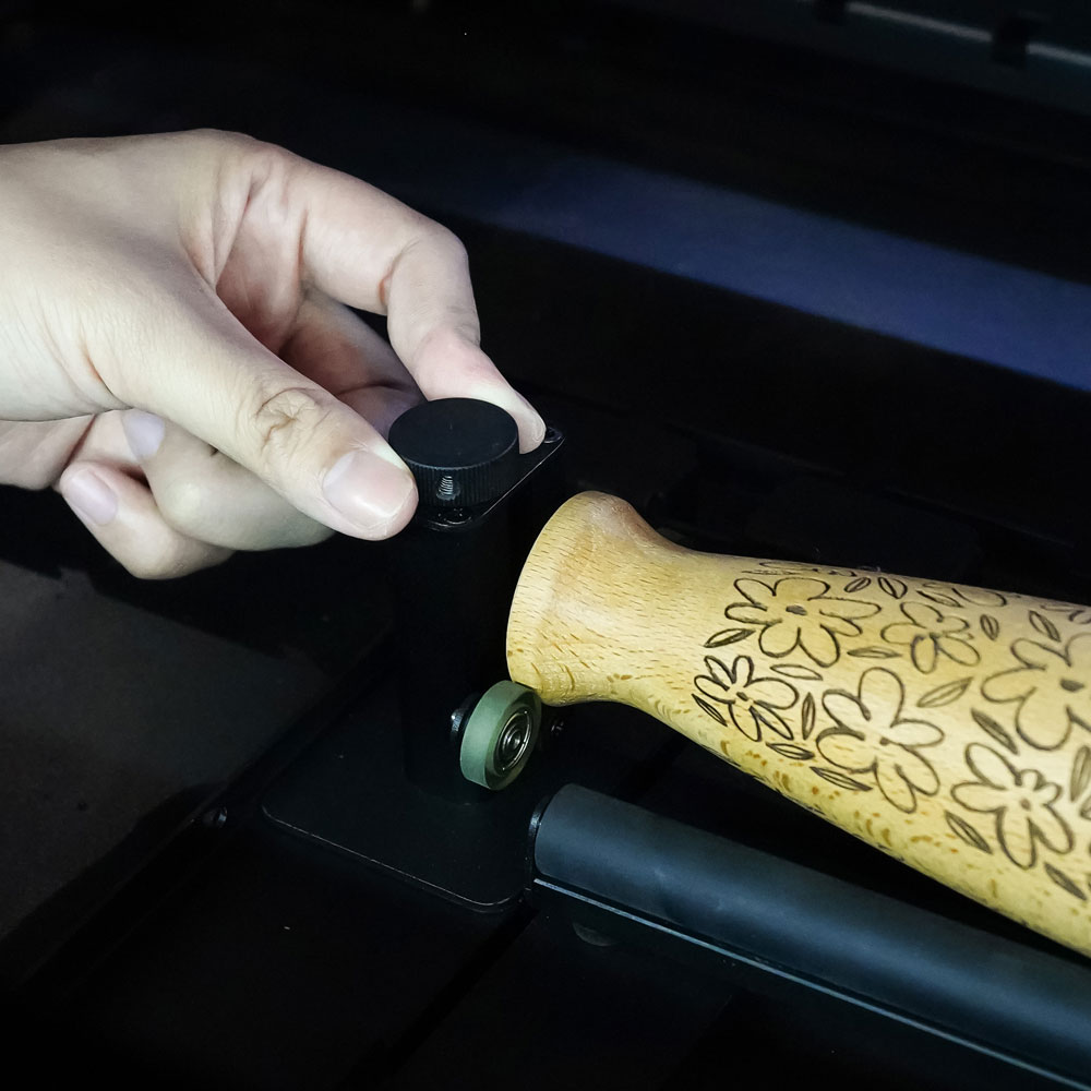 Flux Beambox Rotary 2.0 Engraving Wooden Vase